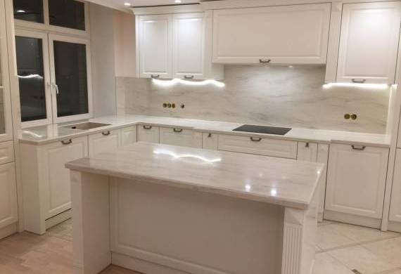 Столешница со столом 