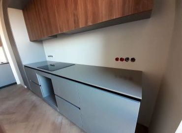 Столешница с отдельно стоящей мойкой