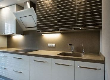 Прямая столешница c интегрированной мойкой